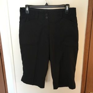 NIKE Golf Dri Fit Size 6 (31x15) Black Capri Pants